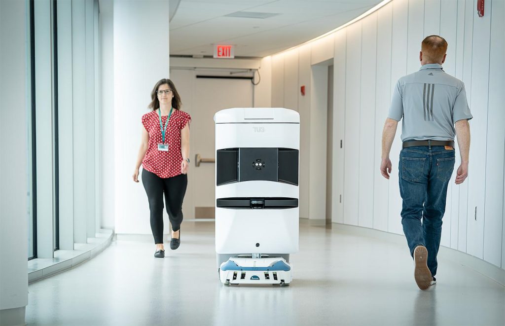 Robot dịch vụ y tế là gì? Phân biệt nhiệm vụ dịch vụ với thiết bị y tế