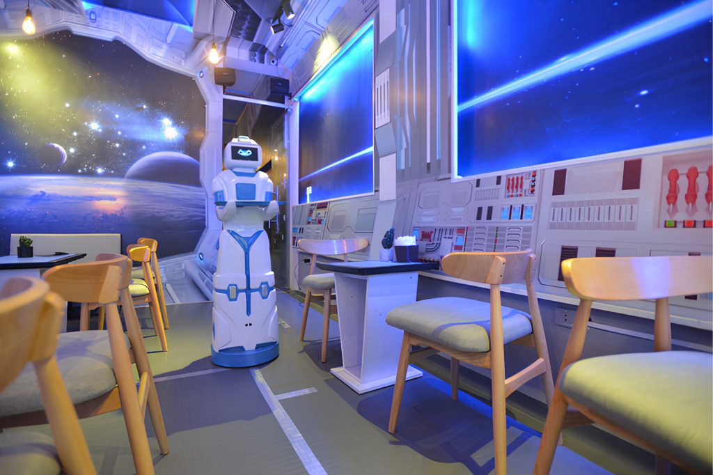 Một lượt phục vụ bằng robot bắt đầu và kết thúc ở những điểm nào?